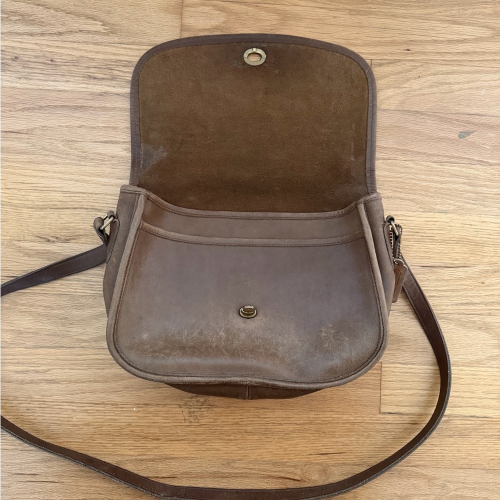 Vintage Coach City Purse in Tan/Camel Leather - Picture 3 of 10